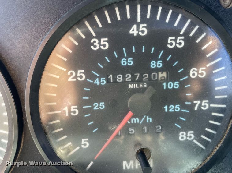 image for item NX9877 1999 Mack CH613  semi truck