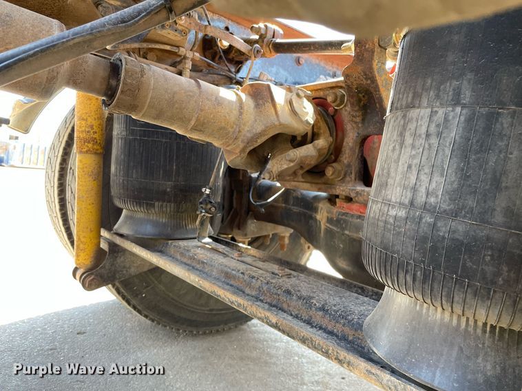 image for item NX9877 1999 Mack CH613  semi truck