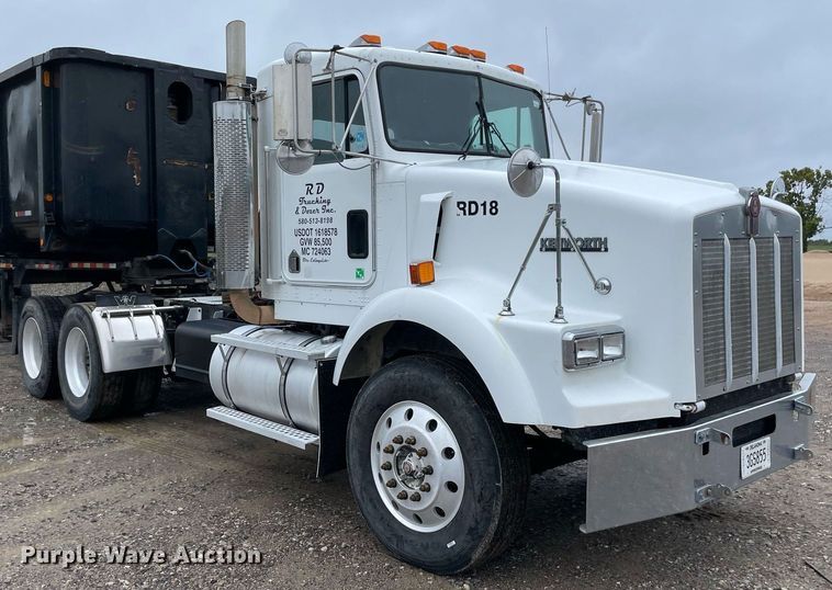 image for item NZ9013 2000 Kenworth T800  semi truck