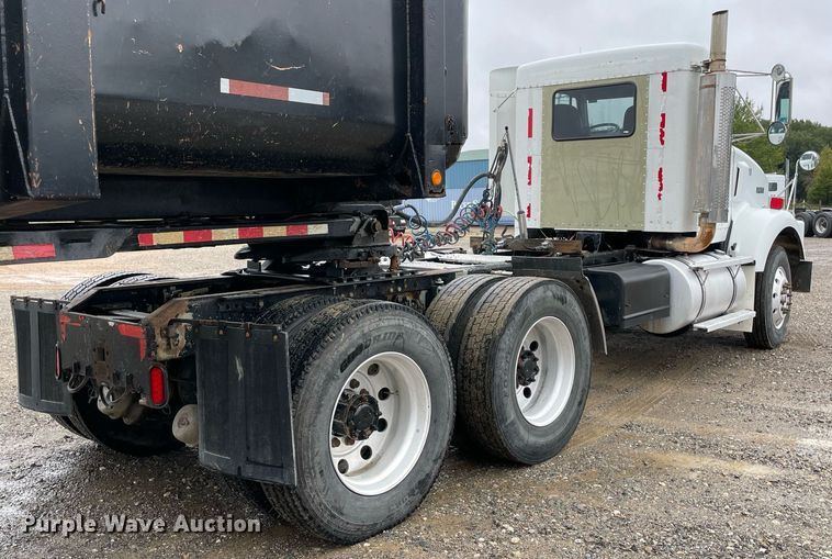 image for item NZ9013 2000 Kenworth T800  semi truck