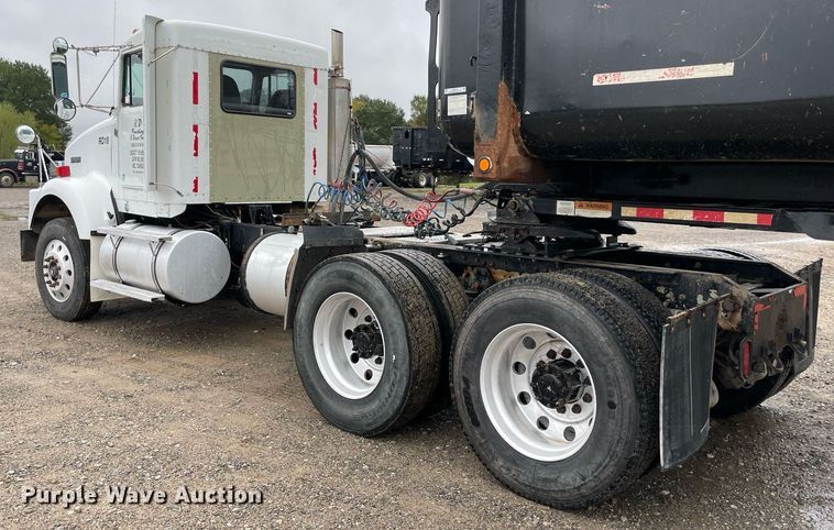 image for item NZ9013 2000 Kenworth T800  semi truck