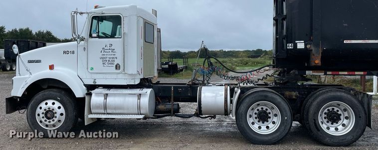 image for item NZ9013 2000 Kenworth T800  semi truck