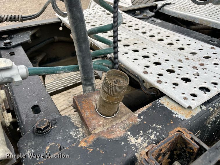 image for item NZ9013 2000 Kenworth T800  semi truck