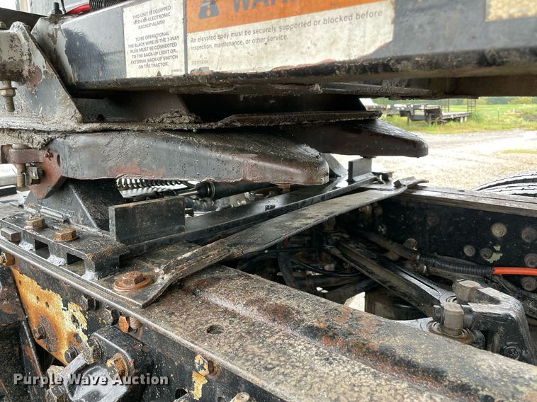 image for item NZ9013 2000 Kenworth T800  semi truck