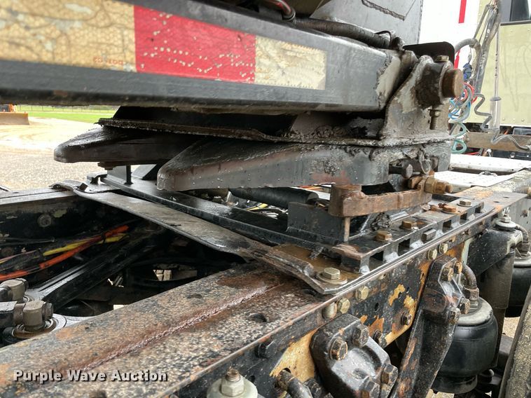 image for item NZ9013 2000 Kenworth T800  semi truck