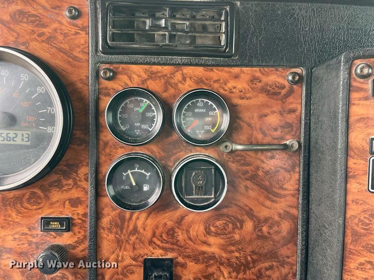 image for item NZ9013 2000 Kenworth T800  semi truck