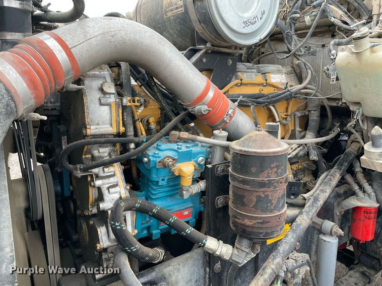 image for item NZ9013 2000 Kenworth T800  semi truck