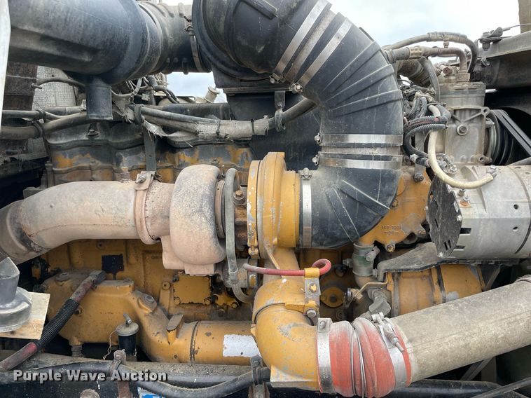 image for item NZ9013 2000 Kenworth T800  semi truck