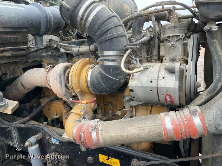 image for item NZ9013 2000 Kenworth T800  semi truck