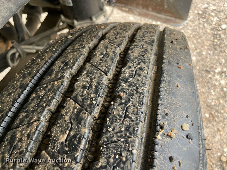 image for item NZ9013 2000 Kenworth T800  semi truck