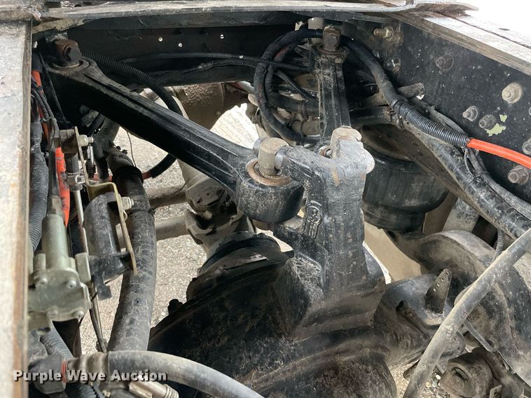 image for item NZ9013 2000 Kenworth T800  semi truck