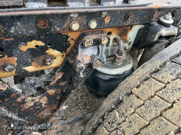 image for item NZ9013 2000 Kenworth T800  semi truck