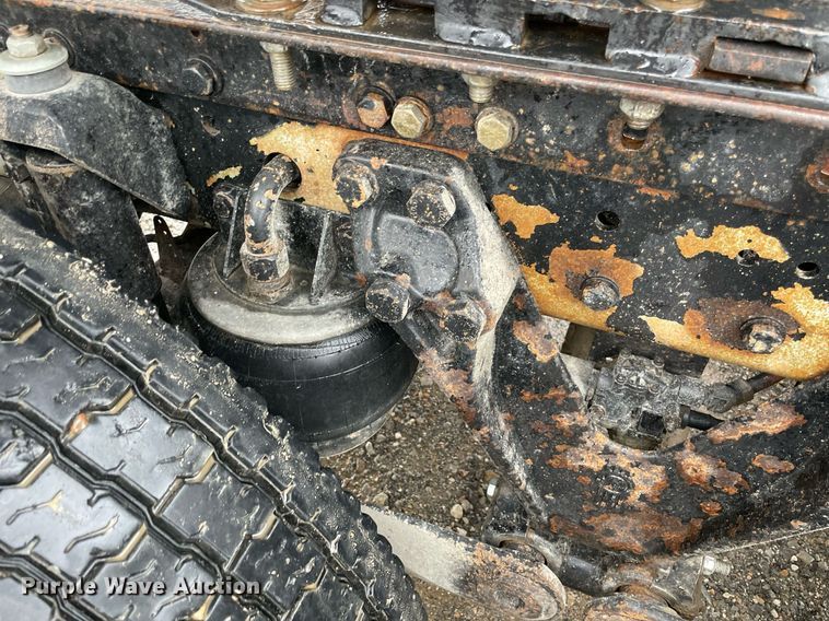 image for item NZ9013 2000 Kenworth T800  semi truck