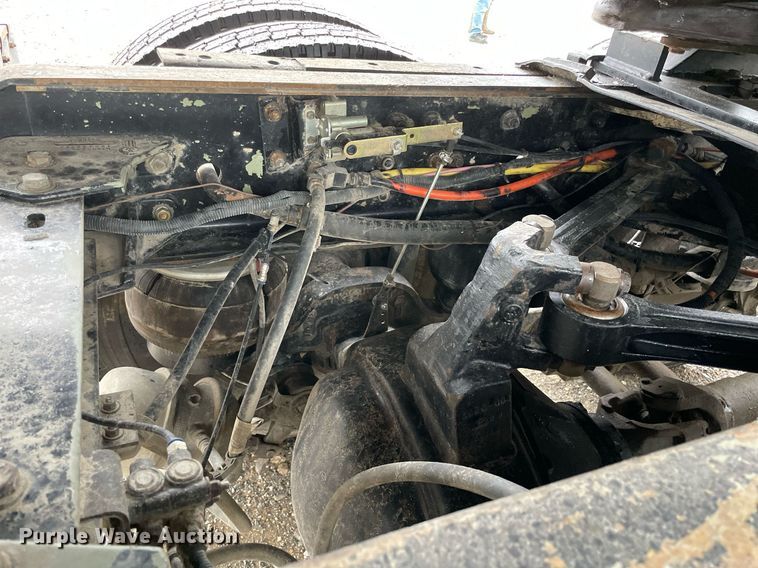 image for item NZ9013 2000 Kenworth T800  semi truck