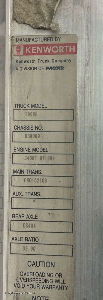 image for item NZ9013 2000 Kenworth T800  semi truck