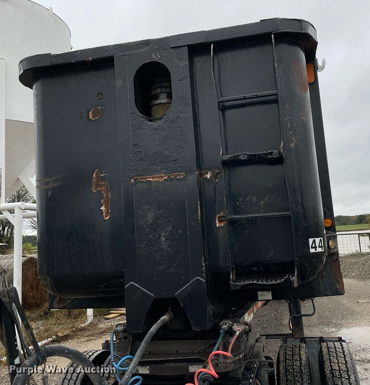 image for item NZ9014 2002 Clement HL-3966-AIR  end dump trailer