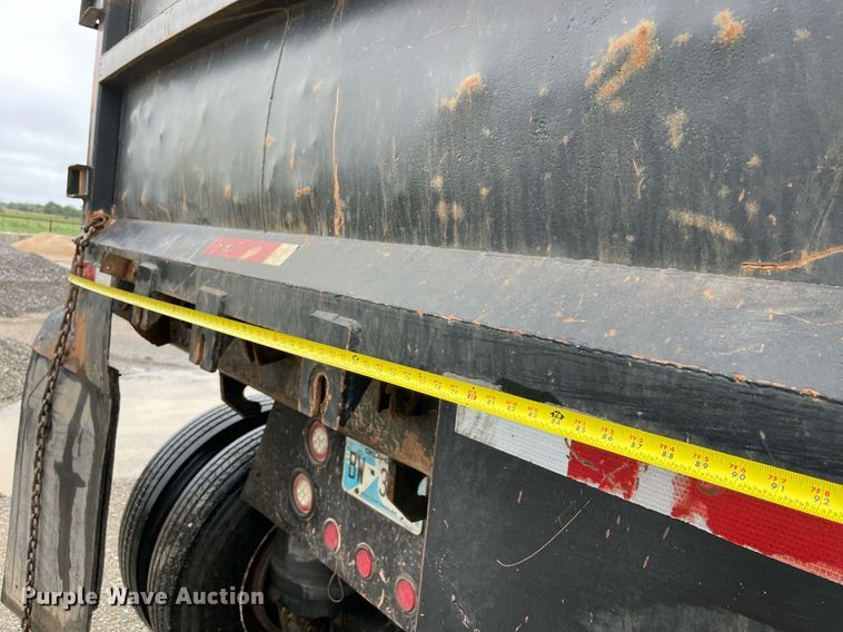 image for item NZ9014 2002 Clement HL-3966-AIR  end dump trailer