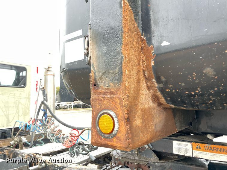 image for item NZ9014 2002 Clement HL-3966-AIR  end dump trailer