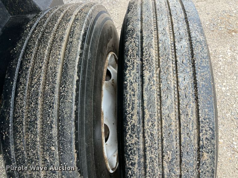 image for item NZ9014 2002 Clement HL-3966-AIR  end dump trailer