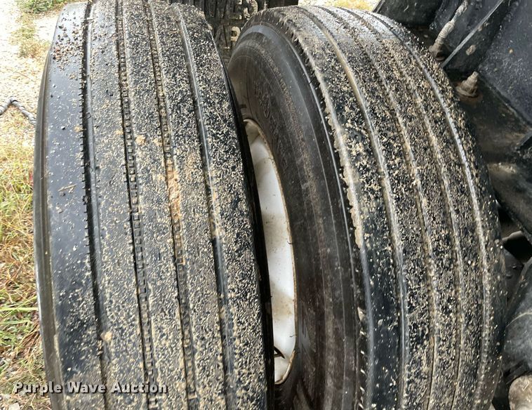 image for item NZ9014 2002 Clement HL-3966-AIR  end dump trailer