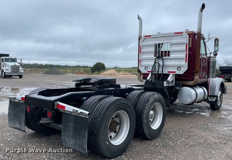 image for item NZ9015 2003 Western Star 4900EX  semi truck