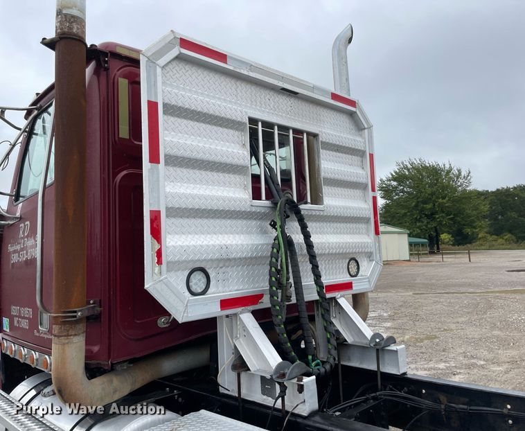 image for item NZ9015 2003 Western Star 4900EX  semi truck