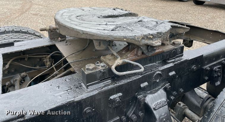 image for item NZ9015 2003 Western Star 4900EX  semi truck