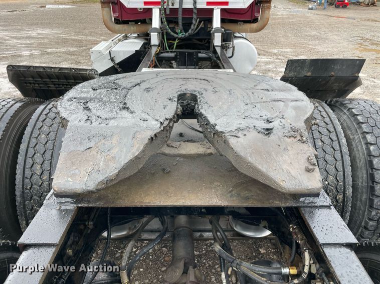 image for item NZ9015 2003 Western Star 4900EX  semi truck