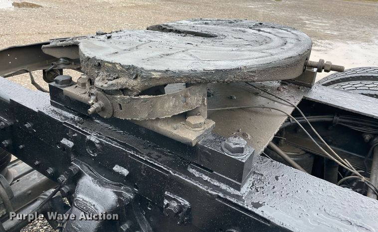 image for item NZ9015 2003 Western Star 4900EX  semi truck