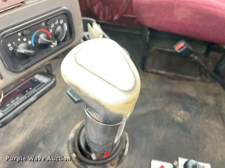 image for item NZ9015 2003 Western Star 4900EX  semi truck