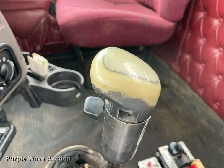 image for item NZ9015 2003 Western Star 4900EX  semi truck