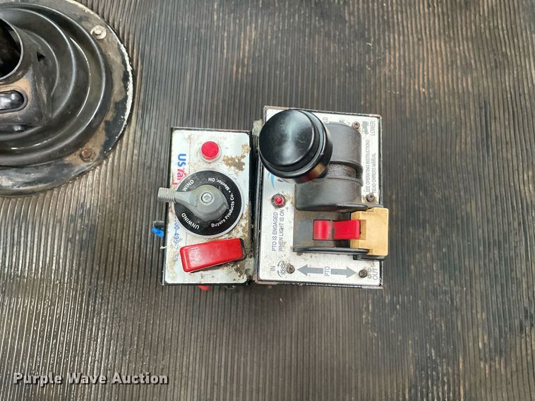 image for item NZ9015 2003 Western Star 4900EX  semi truck