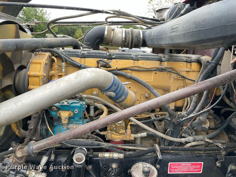 image for item NZ9015 2003 Western Star 4900EX  semi truck