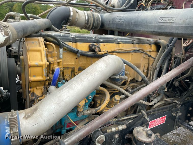 image for item NZ9015 2003 Western Star 4900EX  semi truck