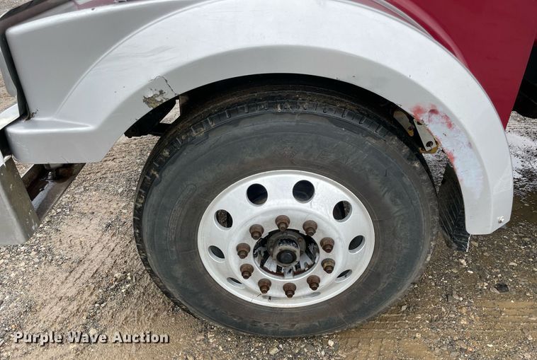 image for item NZ9015 2003 Western Star 4900EX  semi truck