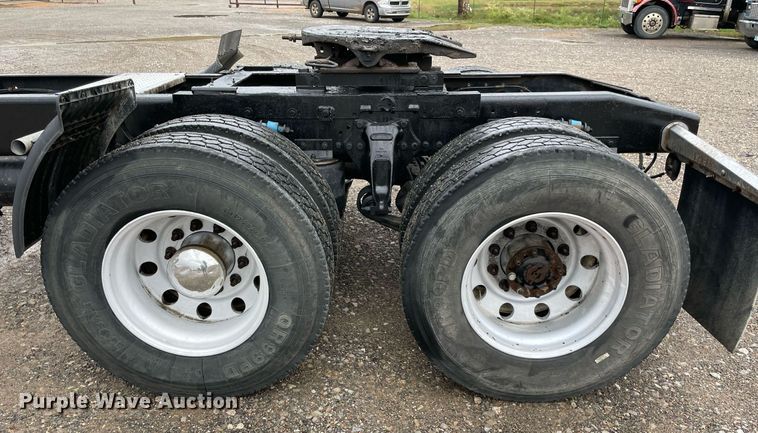 image for item NZ9015 2003 Western Star 4900EX  semi truck