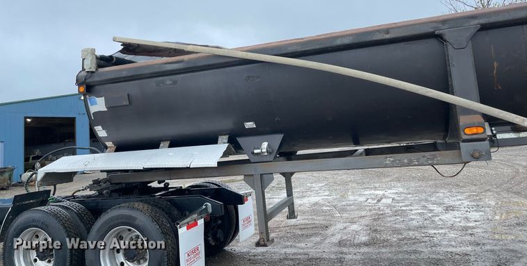 image for item NZ9016 2000 Travis  end dump trailer