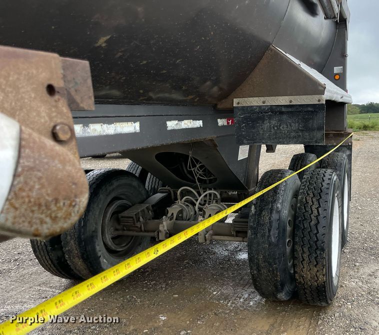 image for item NZ9016 2000 Travis  end dump trailer