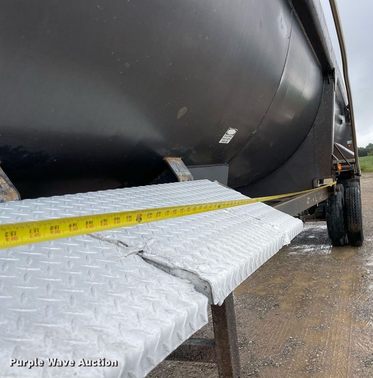 image for item NZ9016 2000 Travis  end dump trailer