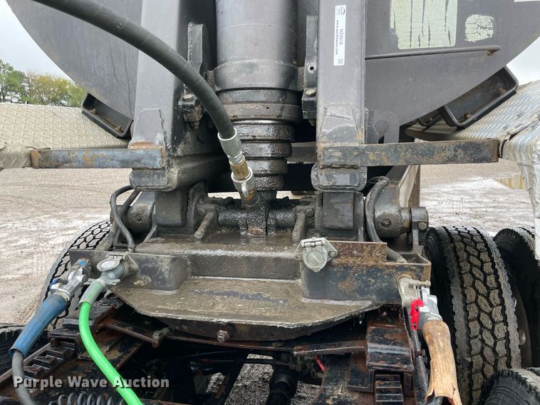 image for item NZ9016 2000 Travis  end dump trailer