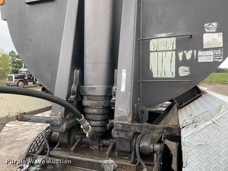 image for item NZ9016 2000 Travis  end dump trailer