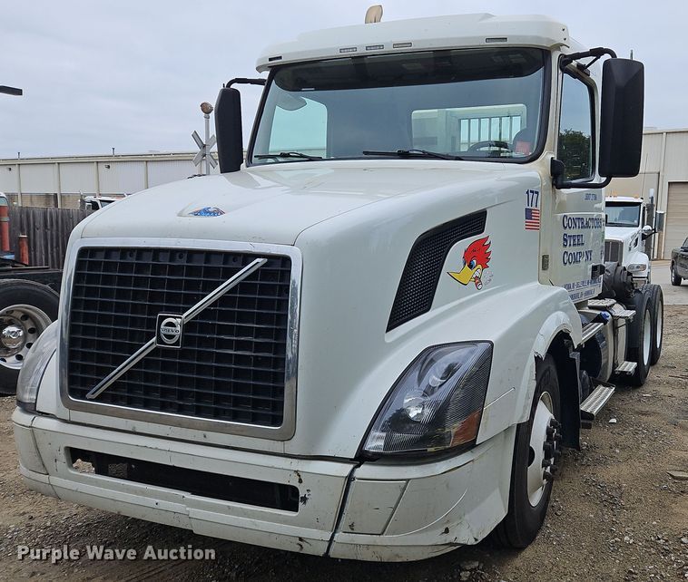 image for item NZ9038 2017 Volvo VNL  semi truck