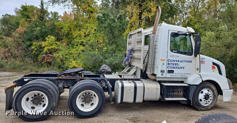 image for item NZ9038 2017 Volvo VNL  semi truck