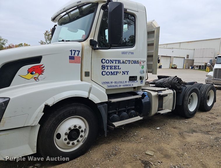 image for item NZ9038 2017 Volvo VNL  semi truck