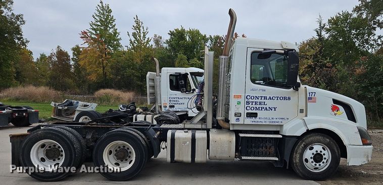 image for item NZ9038 2017 Volvo VNL  semi truck