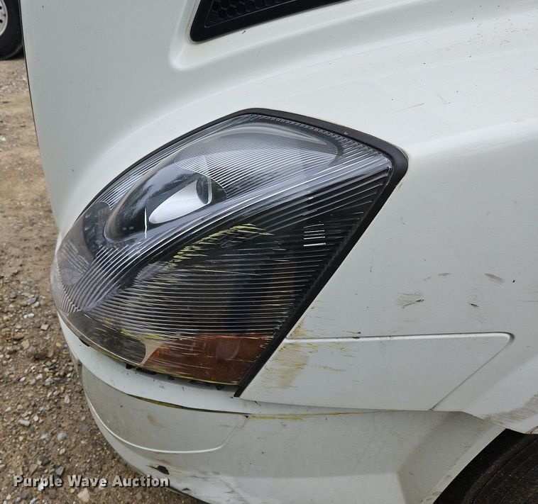 image for item NZ9038 2017 Volvo VNL  semi truck