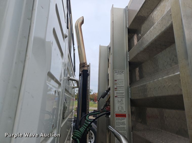 image for item NZ9038 2017 Volvo VNL  semi truck