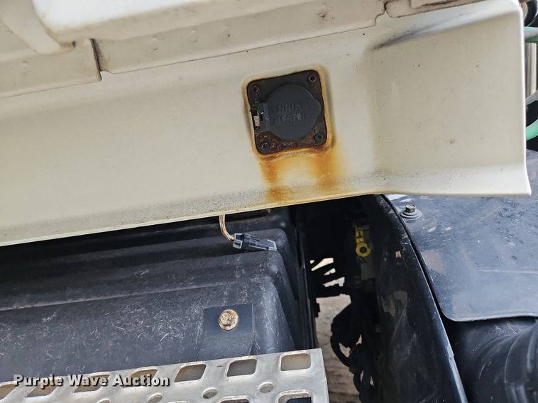 image for item NZ9038 2017 Volvo VNL  semi truck