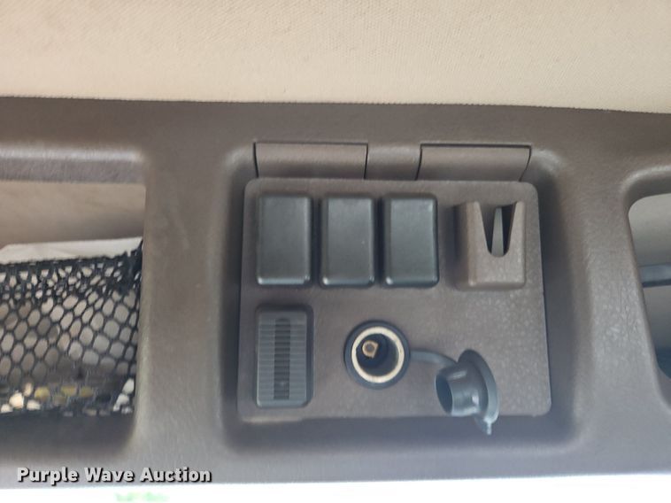 image for item NZ9038 2017 Volvo VNL  semi truck