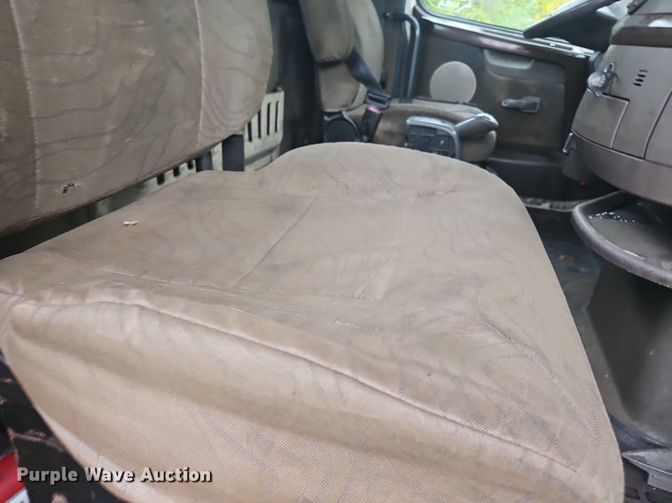 image for item NZ9038 2017 Volvo VNL  semi truck